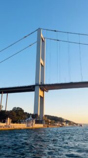Beylerbeyi Palace reflects Ottoman elegance along the Bosphorus.
With its marble halls, gardens opening onto the sea, and the Bosphorus Bridge rising just behind it, the palace brings the past and the present together in a single frame.
A short journey through history against the blue waters of the Bosphorus. 🌊🏛️