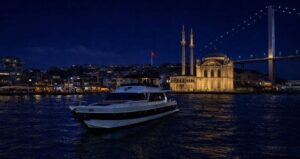 Istanbul Bosphorus Night Cruise on Luxury Yacht with Live Violinist