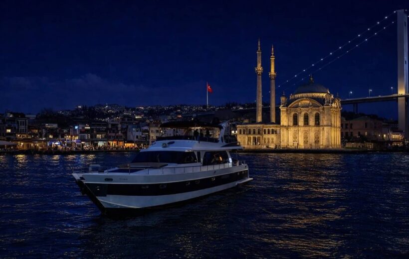Istanbul Bosphorus Night Cruise on Luxury Yacht with Live Violinist